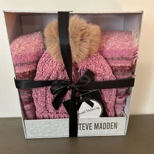 NWT Steve Madden Hat and Scarf Set